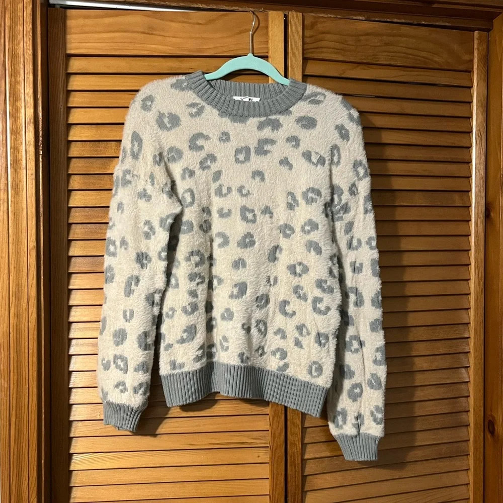 Splendid Mal Leopard Print Gray and Cream Crewneck Sweater - Picture 3 of 5